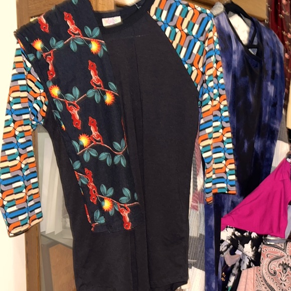 LulaRoe Outfit, XS Randy baseball sleeve top & your choice of 1 size leggings - Picture 4 of 8